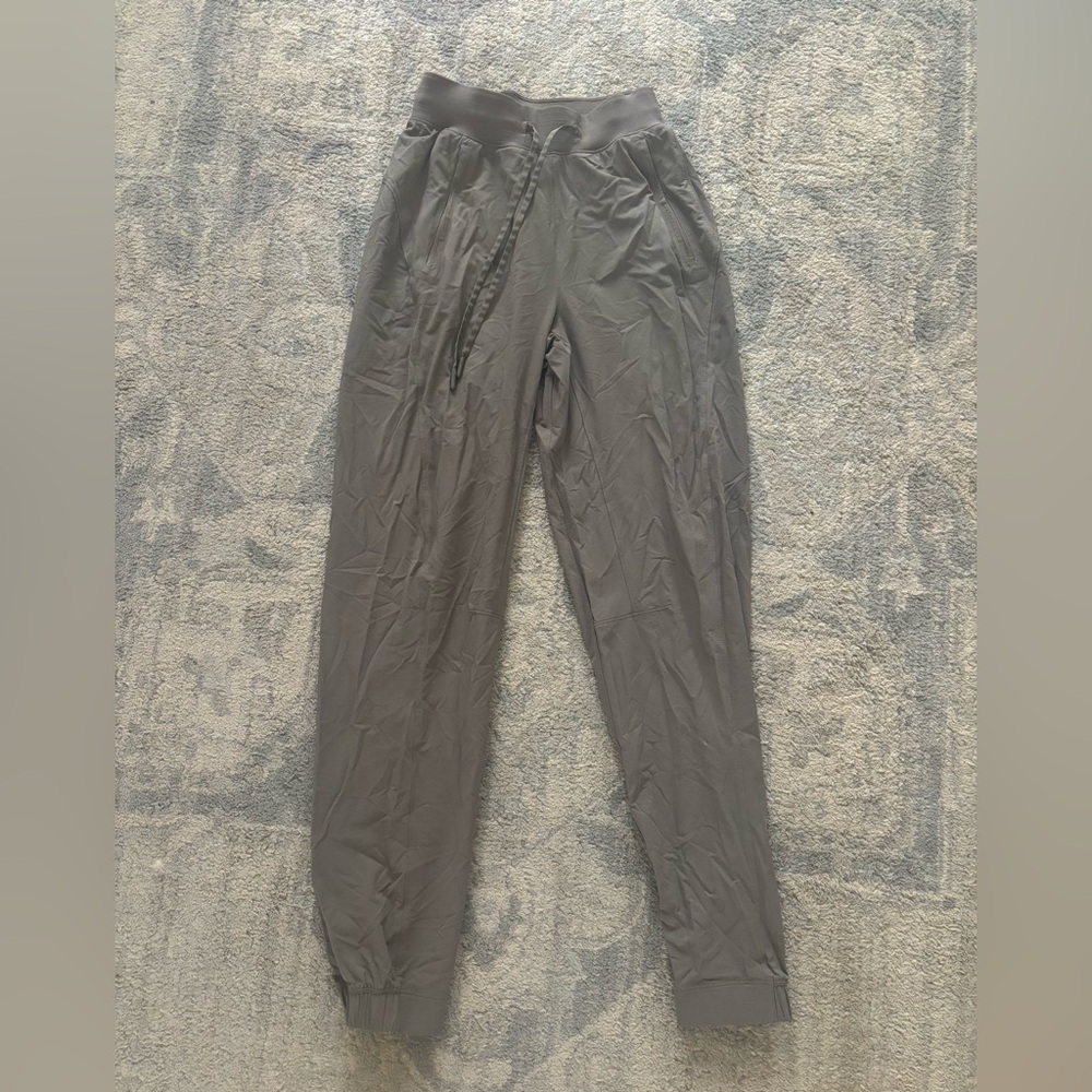 Lululemon EUC License to Train Pant size 2